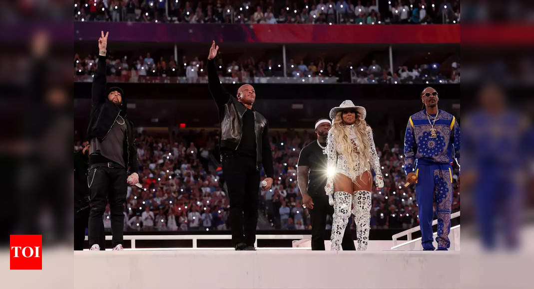 Watch the entire Super Bowl 2022 halftime show with Eminem, Snoop