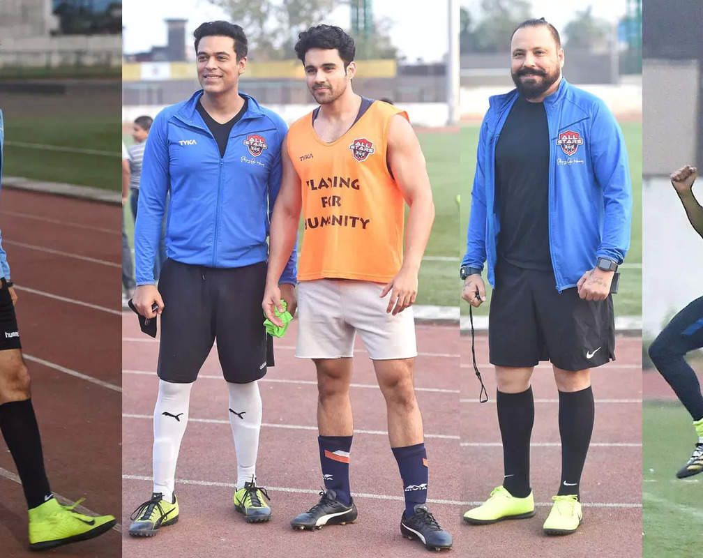 
Footie fever hits B-Town! Kartik Aaryan, Aparshakti Khurana, Jim Sarbh, Shashank Khaitan and others engage in a fun game of football
