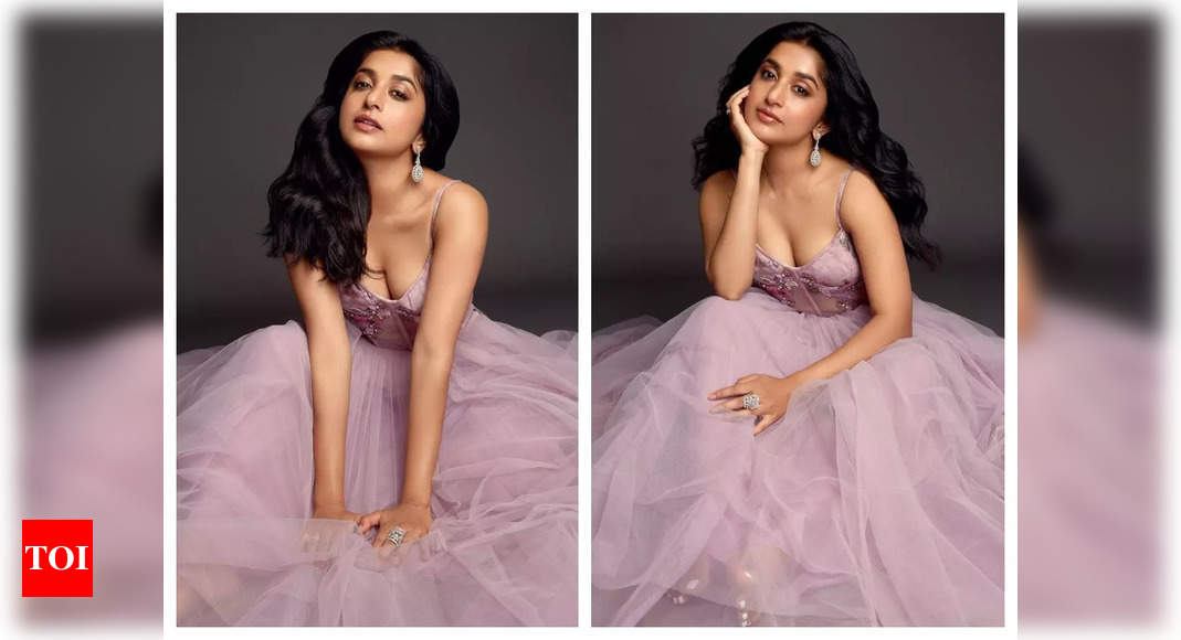 Meera Jasmine 2.0: Check out pictures from glamorous photo-shoot | The  Times of India
