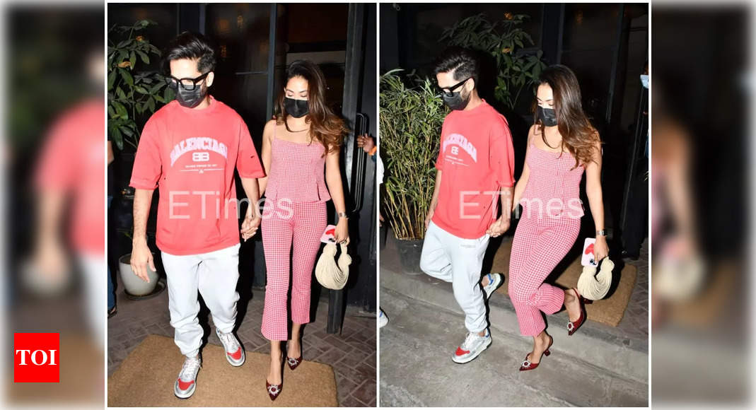 Photos: Shahid Kapoor And Wife Mira Kapoor Step Out For Valentine's Day ...