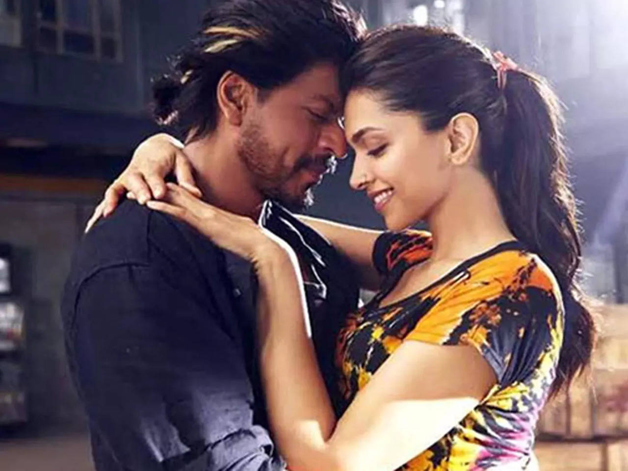 Shah Rukh Khan and Deepika Padukone to fly to Spain in March to shoot a romantic song for Pathan Hindi Movie News Foto
