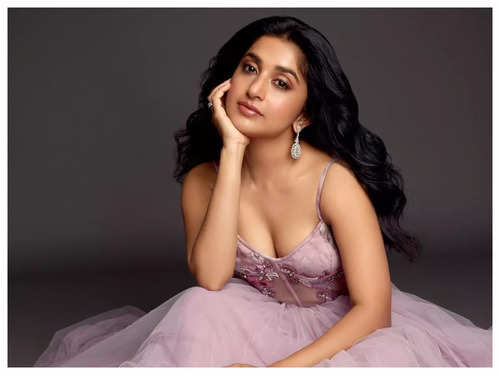 Happy Birthday Meera Jasmine: 5 fashion lessons to learn from her Instagram  profile! | The Times of India