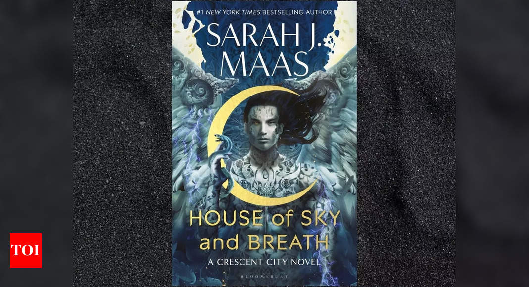 See the cover for Sarah J. Maas' next 'Crescent City' novel