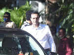 Pictures of emotional Kajol and other Bollywood stars arriving to pay their respects to Bappi Lahiri go viral