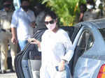 Pictures of emotional Kajol and other Bollywood stars arriving to pay their respects to Bappi Lahiri go viral