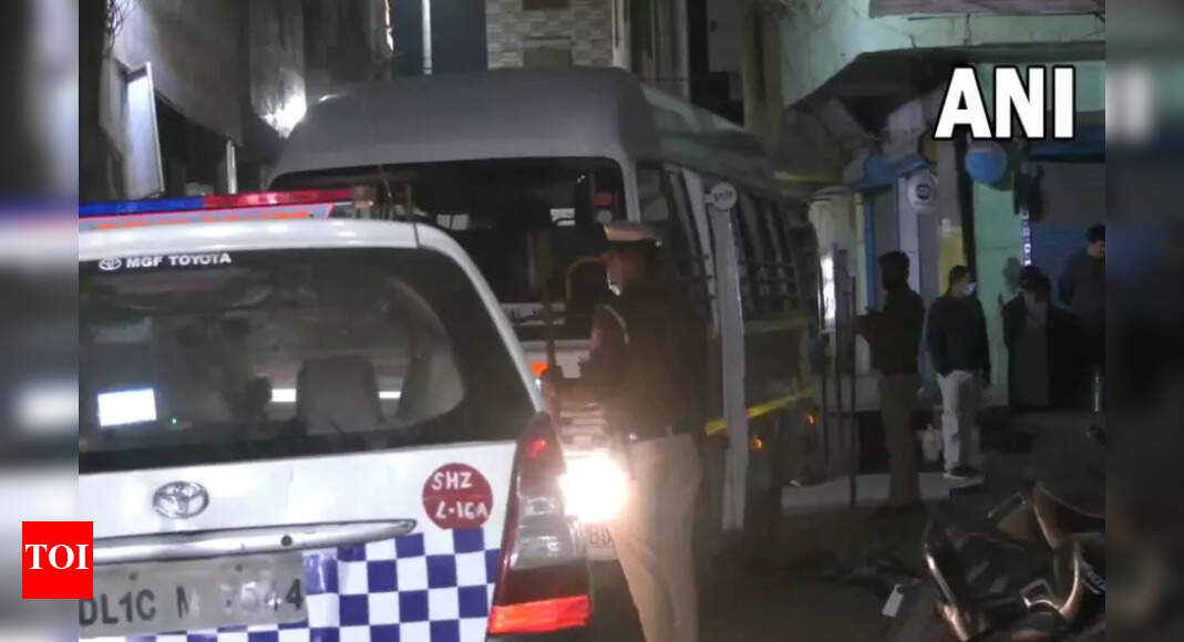 Live: Suspicious bag was found in Delhi, police rushed to the spot
