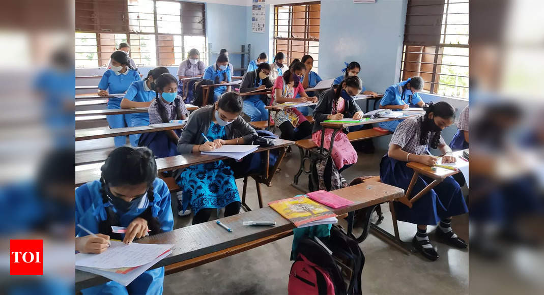 Education department: Are Mumbai schools ready for 100% offline attendance? – Times of India