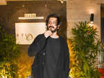 Shruti Haasan, Harsh Varrdhan Kapoor and other celebs attend Santanu Hazarika’s art exhibition