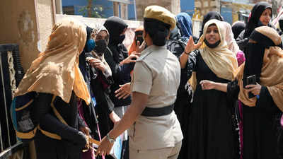 Allow hijab on Fridays and during Ramzan: PIL in Karnataka HC