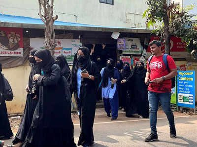 Karnataka: Minority welfare dept cites HC order, bars students from wearing saffron shawls, scarfs, hijab