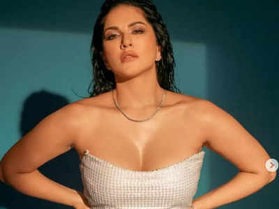 Sunny Leone victim of loan fraud; actress tweets about her PAN card being  used to procure a loan | Hindi Movie News - Times of India