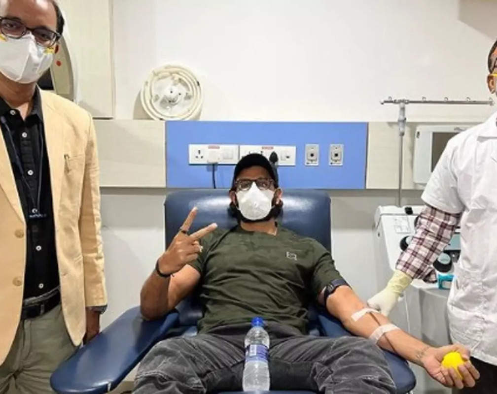 
Hrithik Roshan donates blood after learning hospitals run short of his ‘rare blood group’; dad Rakesh Roshan says, 'Proud of you'
