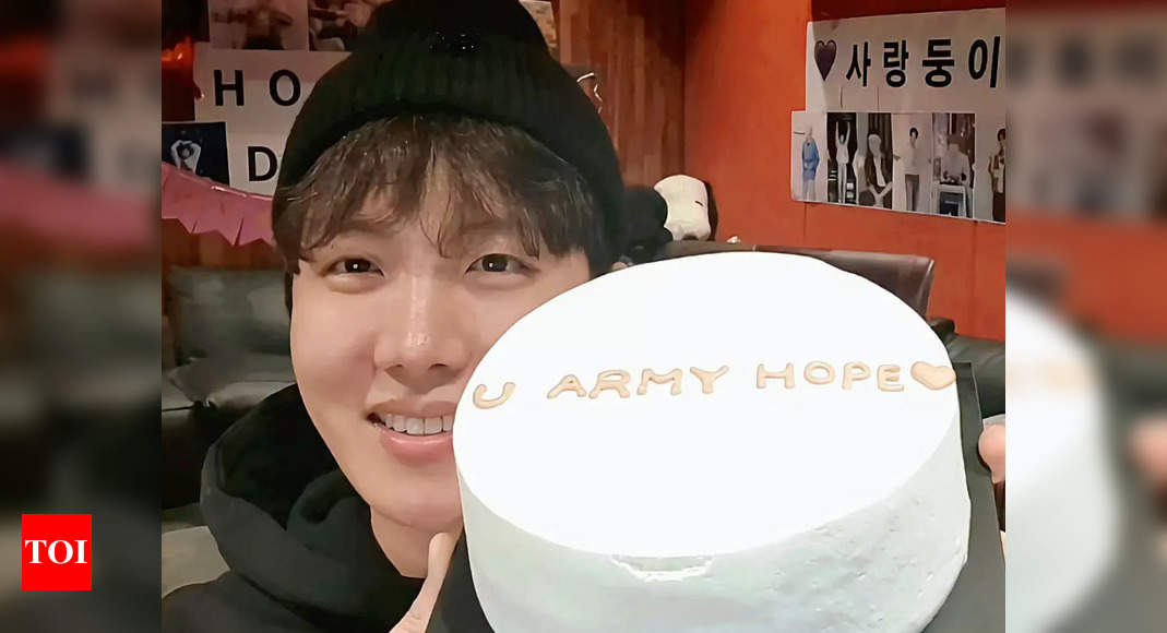 Happy Birthday J-Hope! K-Pop ARMY Flood Twitter With Pics and Videos of BTS  Member While Wishing Their 'Sunshine' on His Special Day