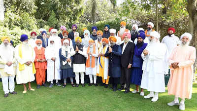 Ahead of Punjab polls, PM Modi hosts leaders of several Sikh bodies, hold discussions on pending issues of community since 1947
