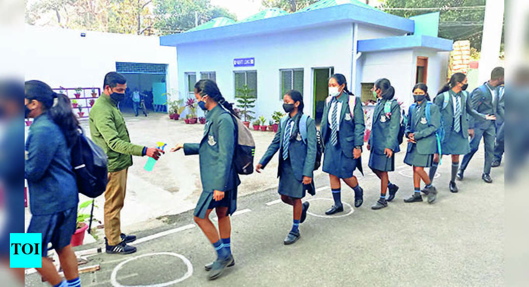 Covid: Govt Deploys Teachers For Covid Duty, Classes Suffer | Ranchi ...