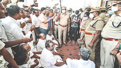 AIADMK MLAs protest, 9 detained in Coimbatore