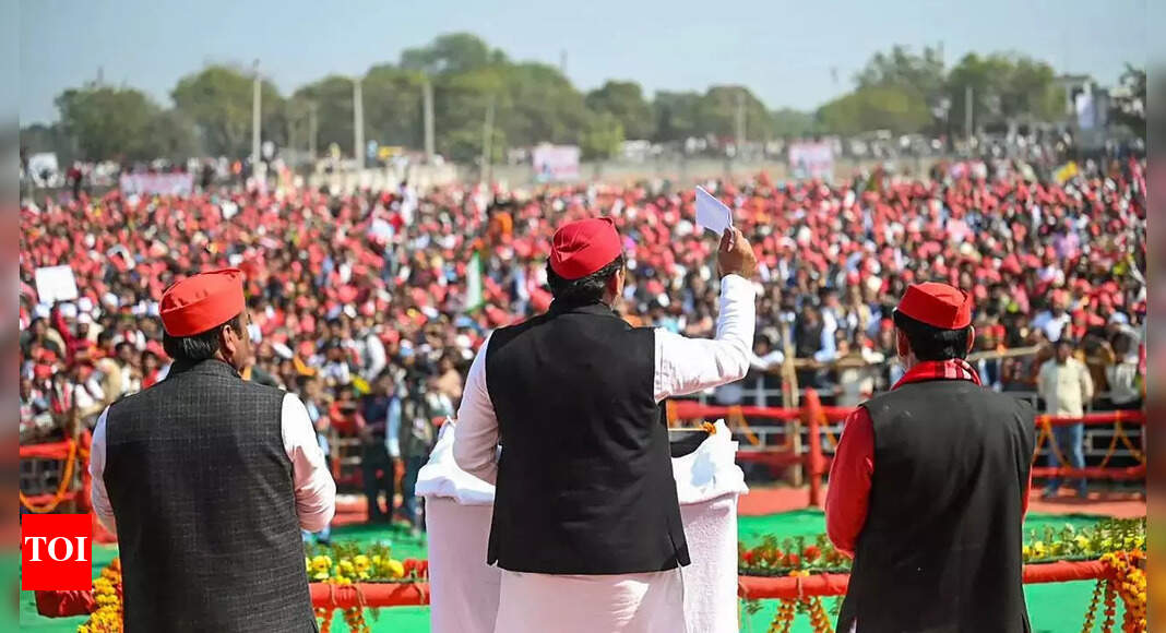 UP polls: Battle to redeem lost pride for Yadav clan