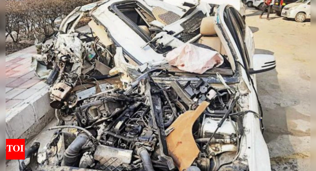 2 killed, 3 hurt after Mercedes rams truck in Delhi Cantt | Delhi News ...