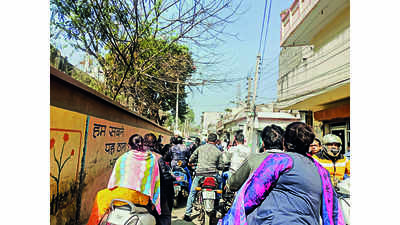 Chaos ruled roads near polling booths