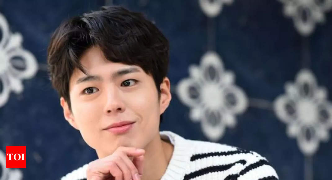 Park Bo-gum attains his barber license while in the military