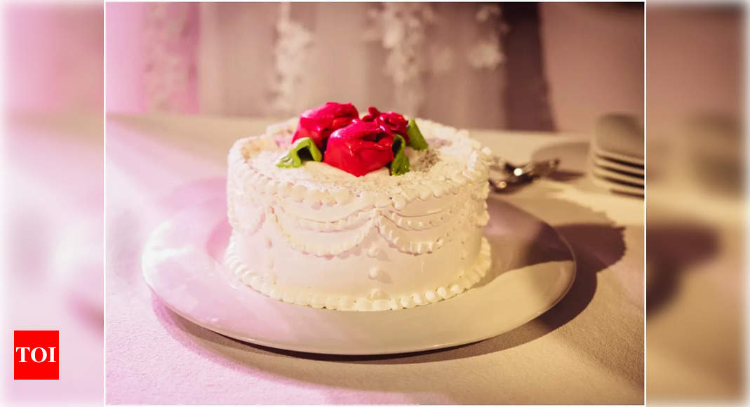 Treats_Cakes and cookies - heijingpot cake #prewedding #manipuri #wedding  #heijinpot #love #violet #beige #treatscakesandcookies #cake #imphal |  Facebook