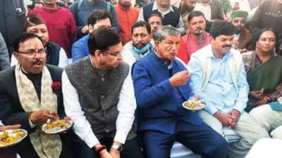 Harish Rawat throws party, says Congress forming govt in Uttarakhand