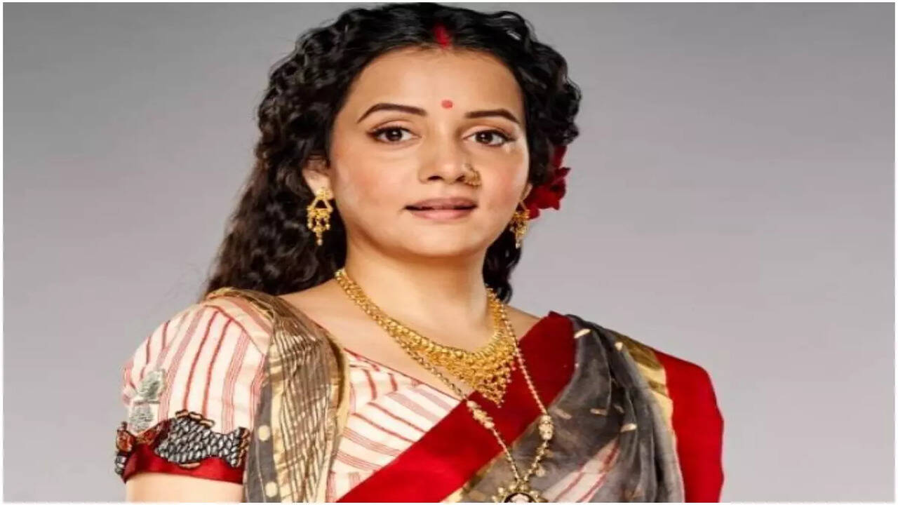 Sperma bilan qoplangan tukli mushuklar