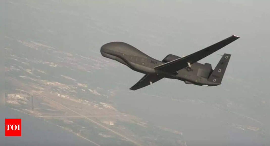 US Air Force spy plane takes spotlight in empty Ukraine airspace
