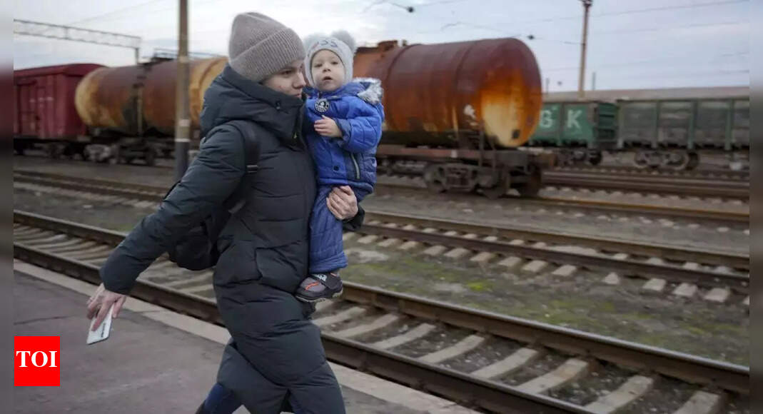 Live: Kyiv, Kharkiv hit by missile strikes as Putin sends troops into Ukraine