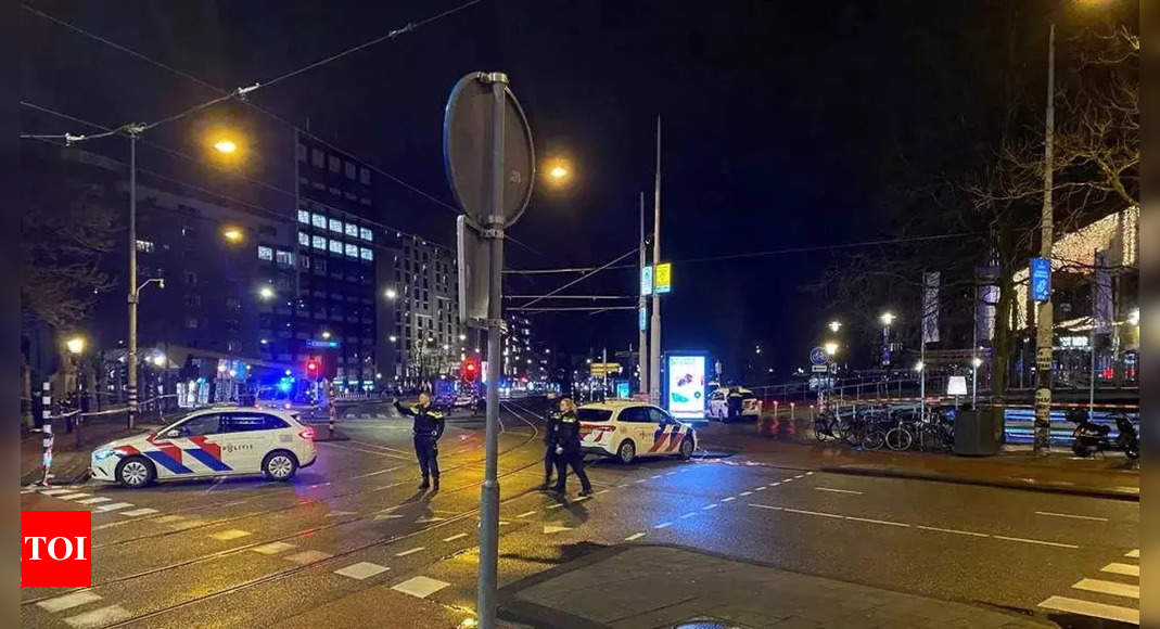apple:  Amsterdam police end hostage situation at Apple flagship store – Times of India