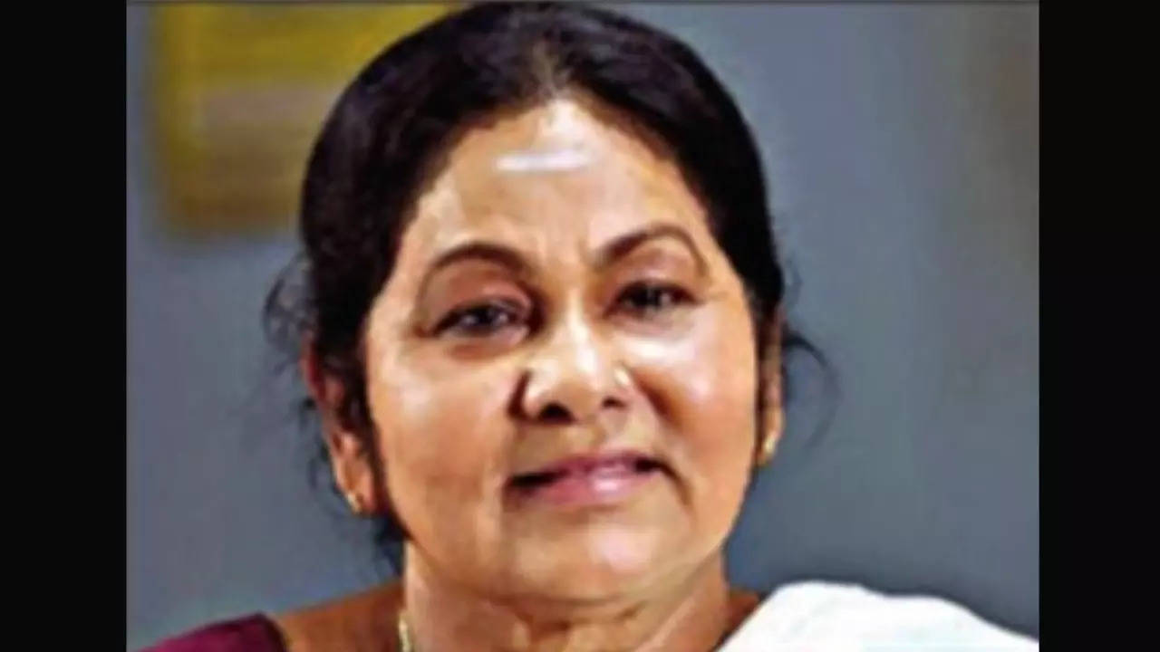 Kpac Renowned actor KPAC Lalitha passes away in Kochi Kochi