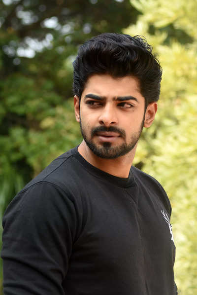 Dheekshith Shetty tries his hand at sci-fi film, directed by pal