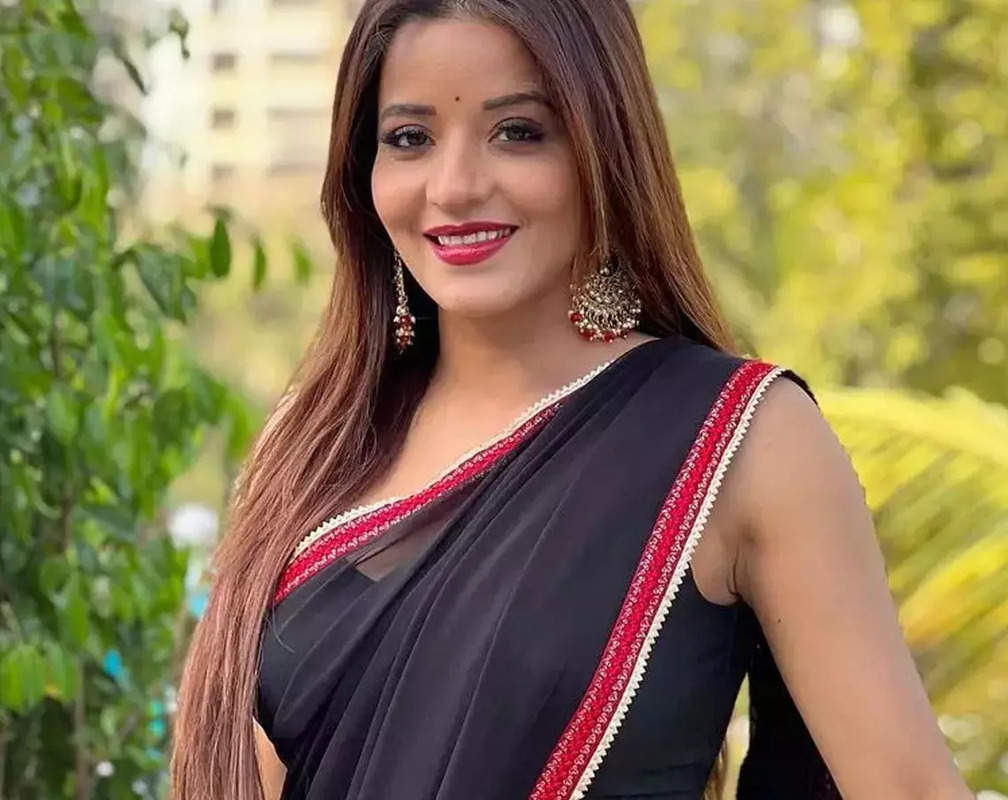 
Monalisa shows her beauty in a black saree

