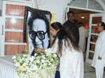 Bappi Lahiri Prayer Meet: Emotional pictures of Bappa & Rema Lahiri, Shraddha Kapoor, Ila Arun paying tribute to the ‘Disco King’