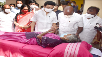 Tamil Nadu CM Stalin hands over medical kits to patients at their doorsteps