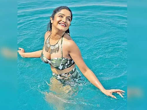 cale Plictisitor goliciune Mimi Chakraborty to Raima Sen: These Tollywood divas show us how to achieve a perfect bikini body | The Times of India cale Plictisitor goliciune Mimi Chakraborty to Raima Sen: These Tollywood divas show us how to achieve a perfect bikini body | The Times of India
