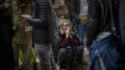 Fear, calm among Ukrainians as Russian troops enter