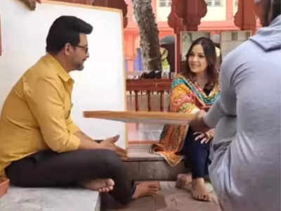 Watch: Swwapnil Joshi and Shilpa Tulaskar give fans a sneak peek into the set of Tu Tevha Tashi