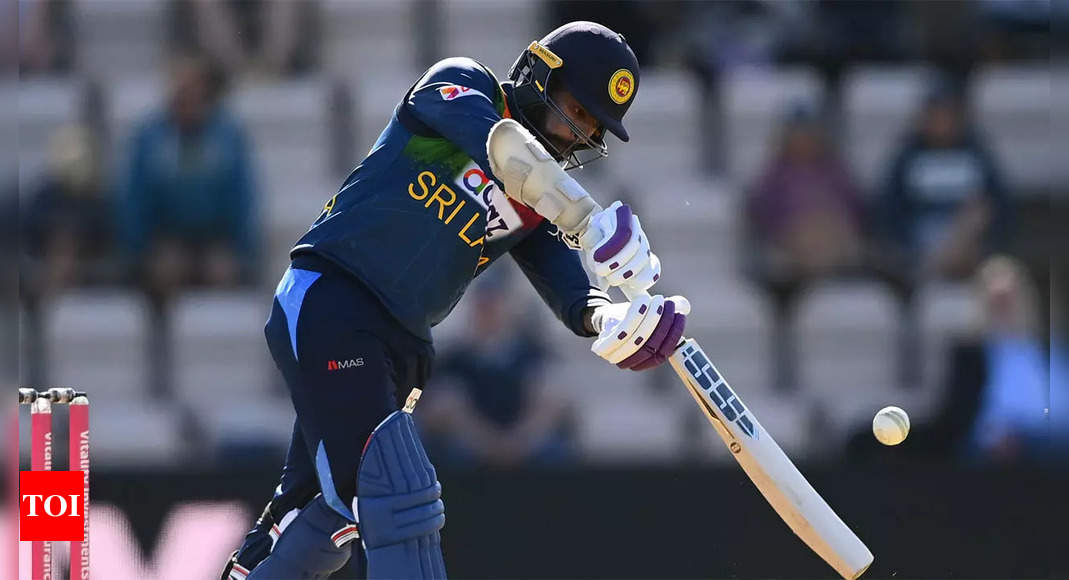 Sri Lanka Test squad checks in, Niroshan Dickwella drafted in for two T20Is; Maheesh Theekshana returns home | Cricket News – Times of India