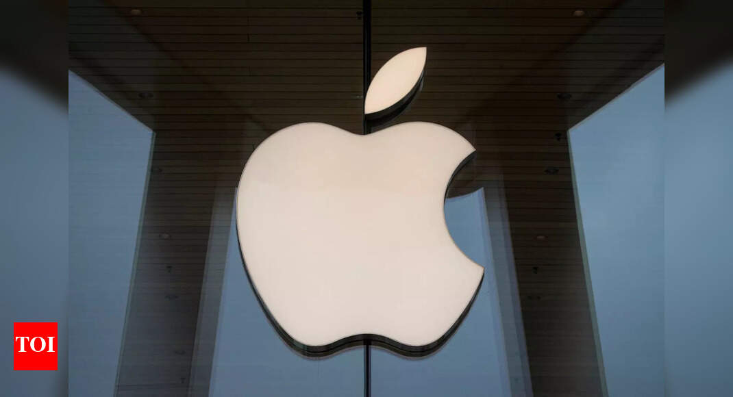 Ukraine’s vice PM wants Apple to stop selling products in Russia