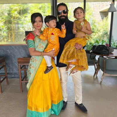 Yash Yash Family Actor Yash Yash Family With public TV Ranganath Sir Radhika  pandit Ayra Kgf Yash | Kgf photos hd, Star family, Akshay kumar photoshoot
