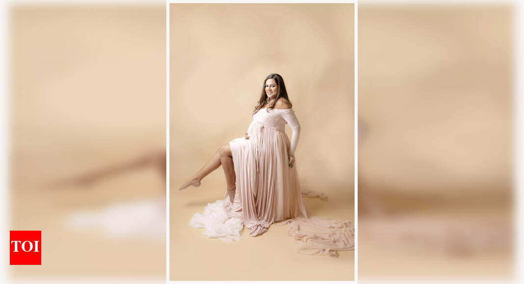 City maternity shoots get a creative spin Kolkata News Times of India