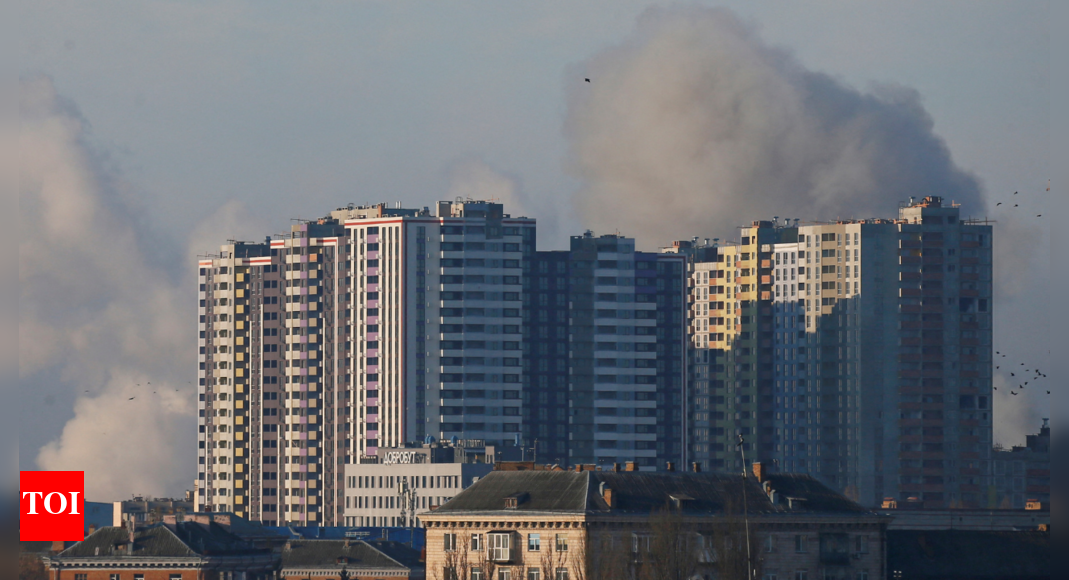 What prompted Ukraine to give up its nuclear arsenal?