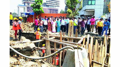 Residents of Lokhandwala take ill after sewage-drinking water lines damage