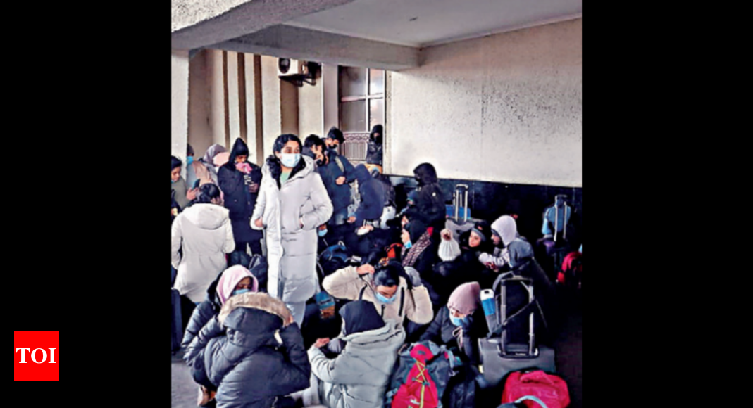 Many stranded at Kyiv railway station