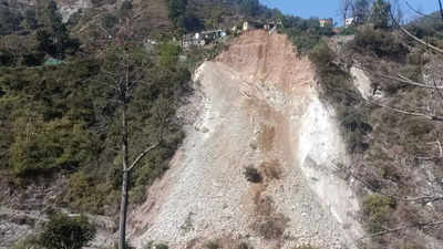 Massive landslide in Rudraprayag, 11 families moved out