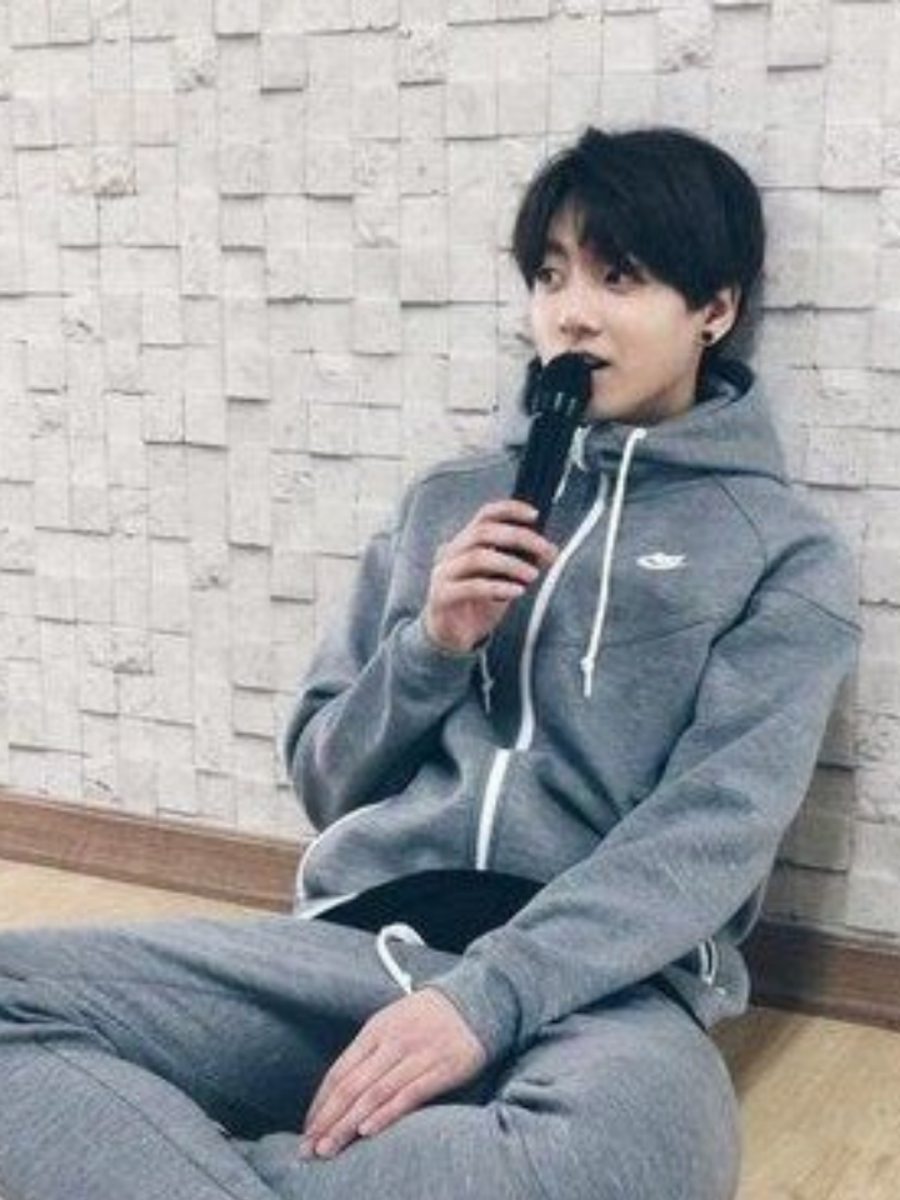 bts jungkook puma sweatpants