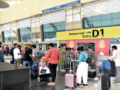 கோவை விமான நிலையத்தில் பயணிகளின் எண்ணிக்கை 42 சதவீதமாக சரிவு - காரணம் என்ன?  - The Times of India
