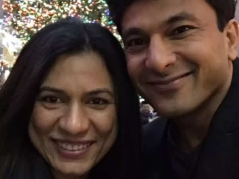 Chef Vikas Khanna mourns his sister's demise; writes, 'Even when she was semi-conscious, she kept telling the doctors that she wants to go home soon and protect Viku'