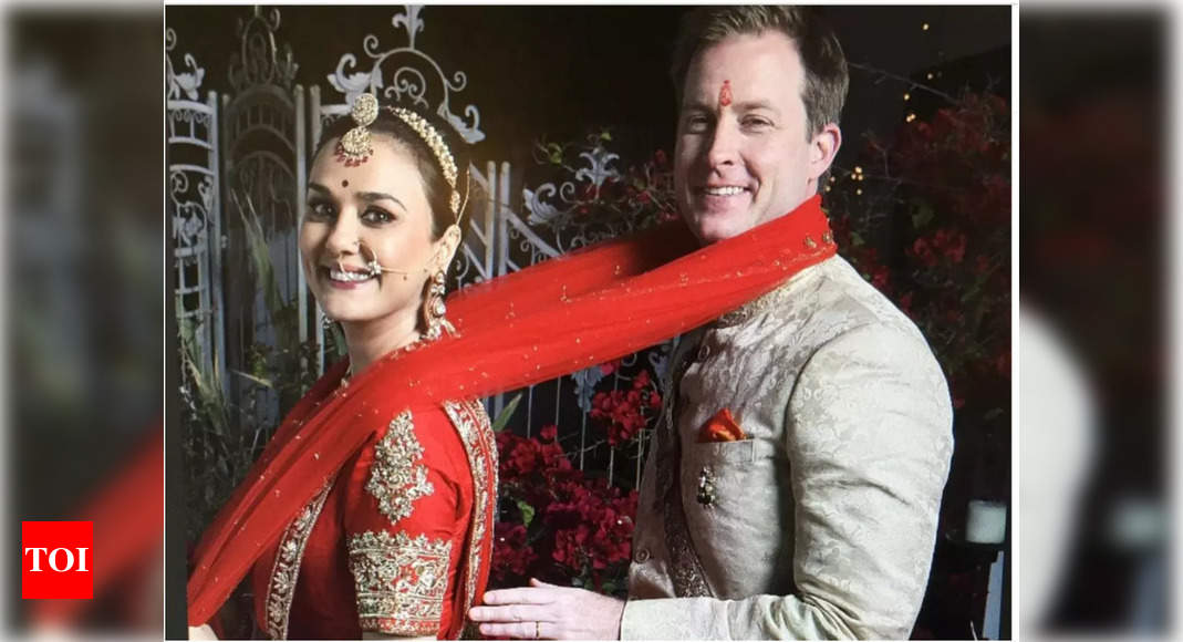 Preity Zinta celebrates her 6th wedding anniversary with Gene; pens a heartfelt note – Times of India
